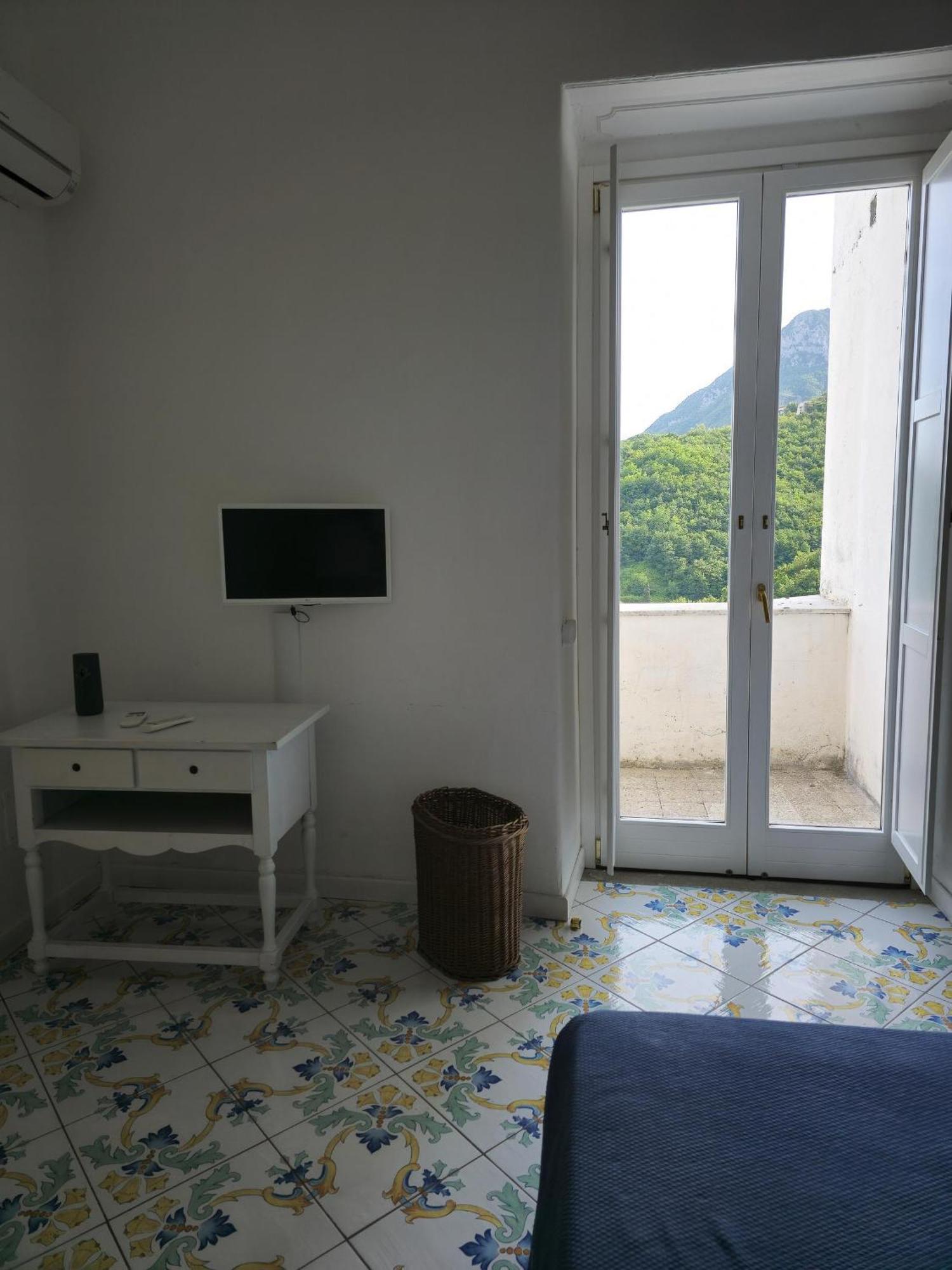 Casa Nina- Camere Con Vista Mare E Terrazza A Raito, Costiera Amalfitana Vietri sul Mare Exterior photo