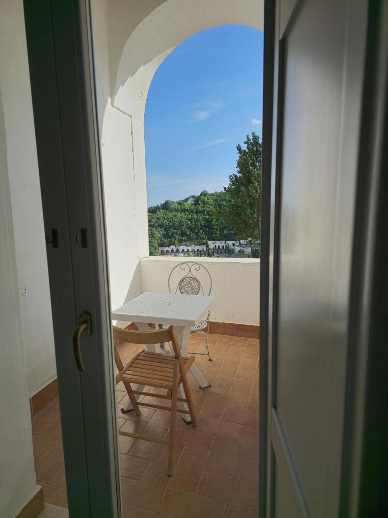 Casa Nina- Camere Con Vista Mare E Terrazza A Raito, Costiera Amalfitana Vietri sul Mare Exterior photo